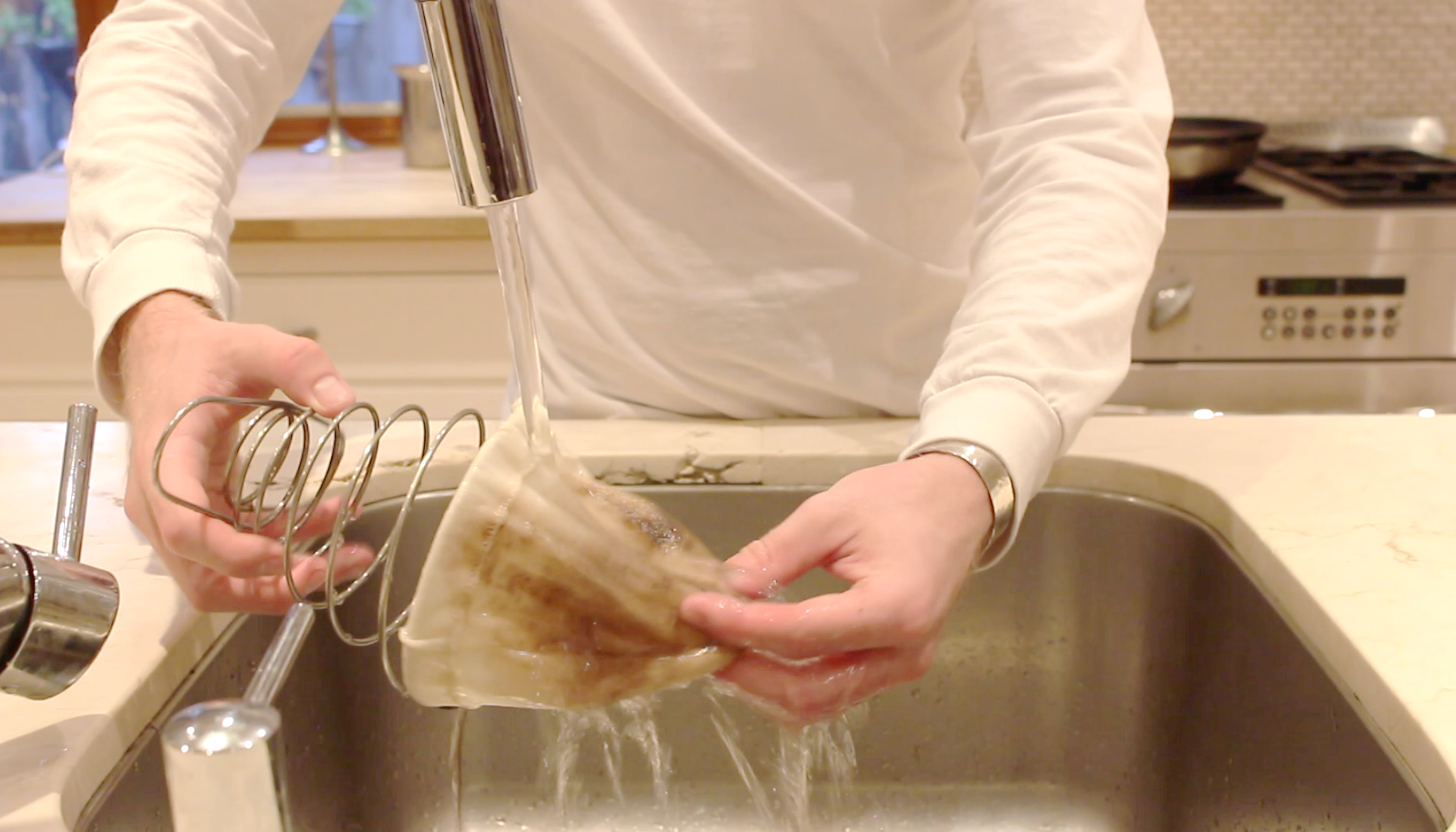 Load video: Video guide on how to clean, rinse, and care for the reusable organic cotton filter for the ACE Brewer.