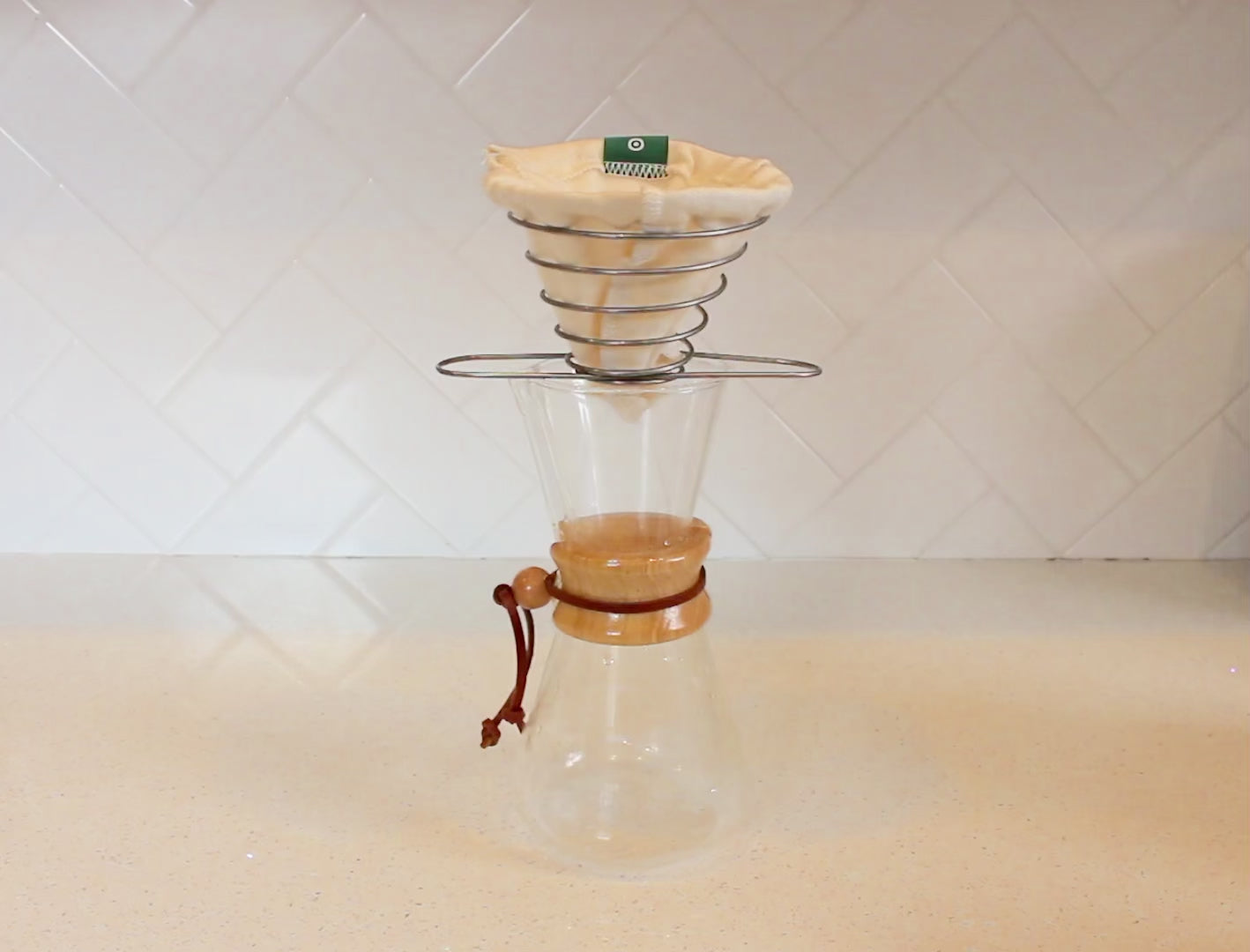 Video demo of ACE Brewer steep-and-filter process in glass server